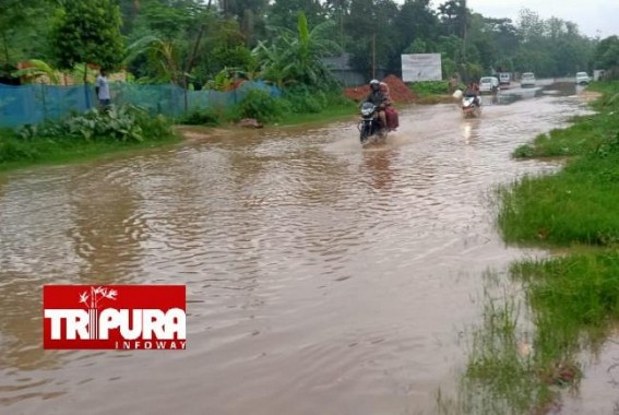 HIRA : National Highway goes under water with few splashes of rain water at Charilam Bazar, Common men facing tough times to Pass the Way 